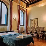 Corno Luxury Apartment